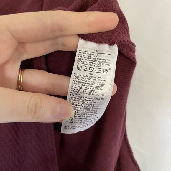 Old Navy Womens Ribbed Burgundy Bodysuit Spaghetti Straps Snap Closure Medium - Picture 5 of 8